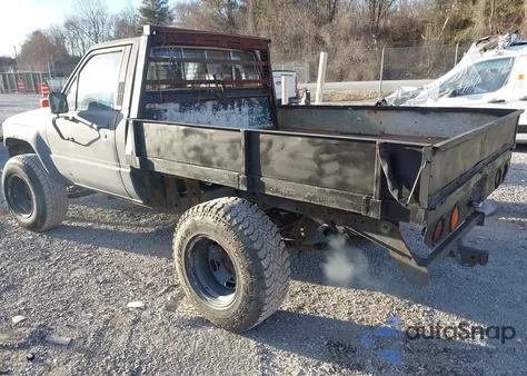 1987 Toyota Pickup Rn63 Std z USA, uszkodzony, nr VIN JT4RN63R7H0147773